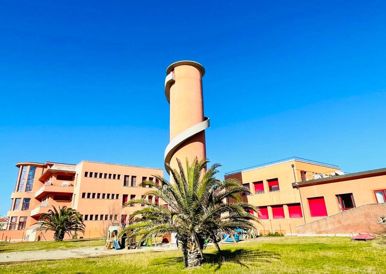 Regina Beach Holiday Apartments Tirrenia Exterior foto